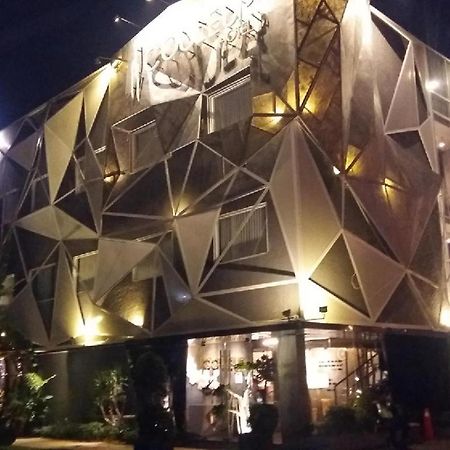 Couleur Hotel Cengkareng Джакарта Экстерьер фото